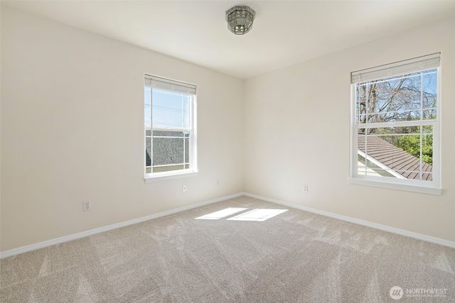 45 N Oak Harbor Street, Oak Harbor, WA 98277