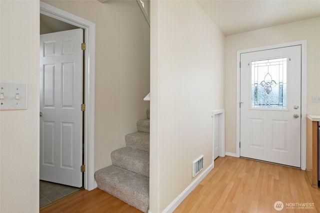 45 N Oak Harbor Street, Oak Harbor, WA 98277