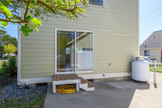45 N Oak Harbor Street, Oak Harbor, WA 98277