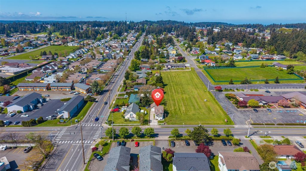 45 N Oak Harbor Street, Oak Harbor, WA 98277