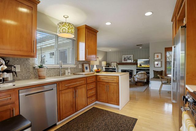 3663 Five Mile Dr, Stockton, CA 95219