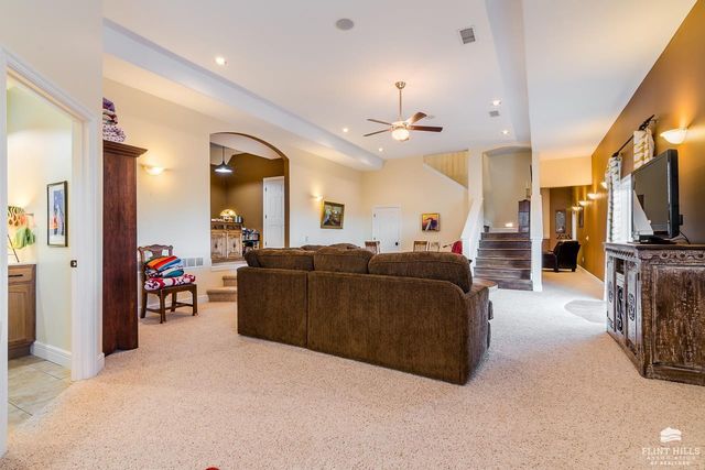 5760 Pheasant Ridge Road, Manhattan, KS 66502