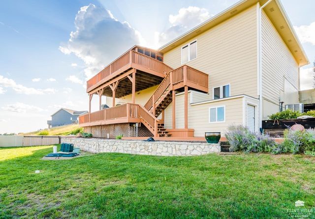5760 Pheasant Ridge Road, Manhattan, KS 66502