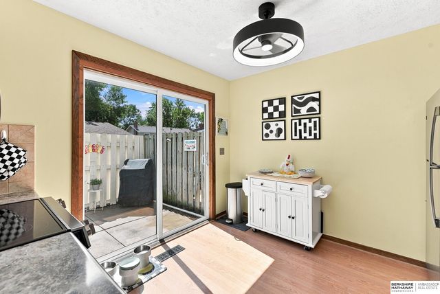 809 N 122nd Street, Omaha, NE 68154