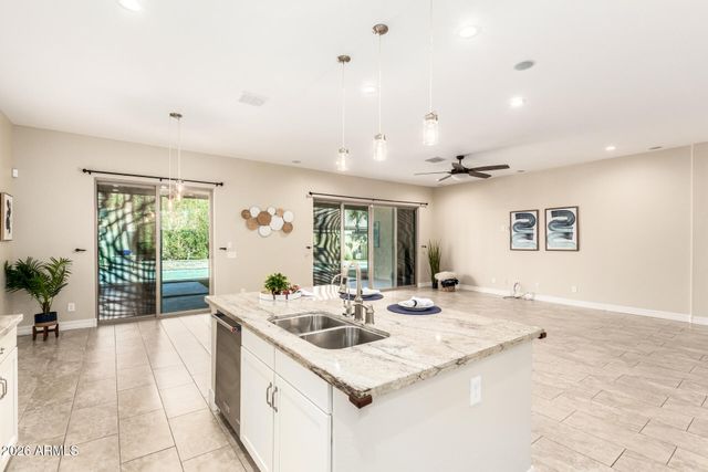 3888 E CHESTNUT Lane, Gilbert, AZ 85298