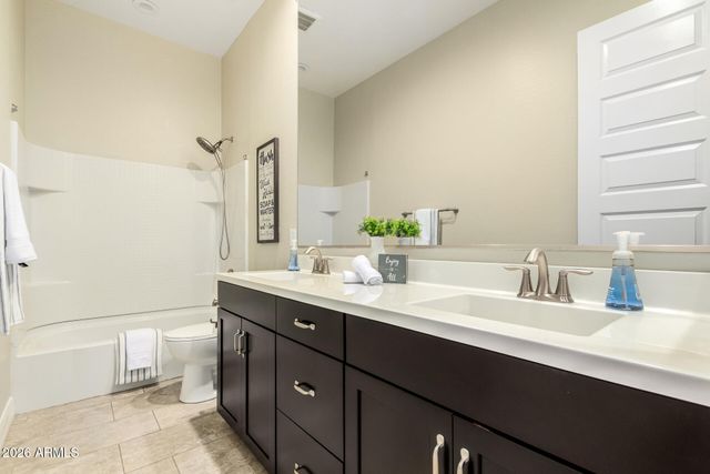 3888 E CHESTNUT Lane, Gilbert, AZ 85298