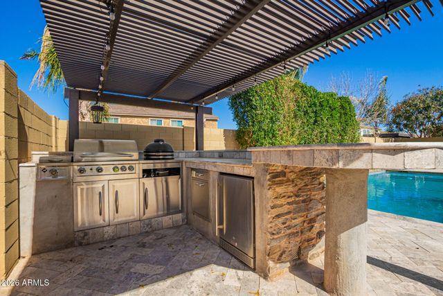 3888 E CHESTNUT Lane, Gilbert, AZ 85298