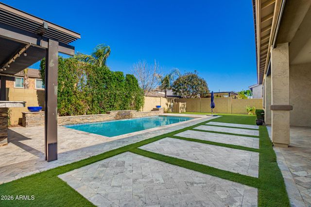 3888 E CHESTNUT Lane, Gilbert, AZ 85298