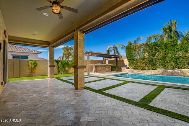 3888 E CHESTNUT Lane, Gilbert, AZ 85298