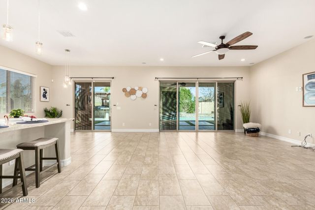 3888 E CHESTNUT Lane, Gilbert, AZ 85298