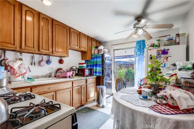 1813 Cedar, Santa Ana, CA 92707