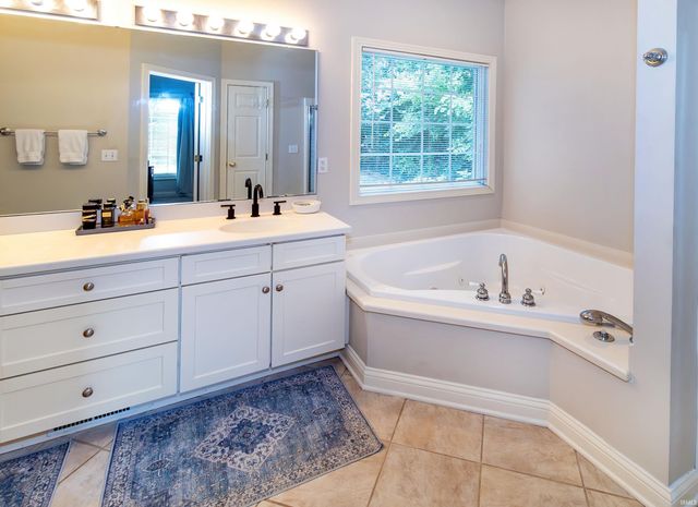 2530 Beaumont Drive, Evansville, IN 47725