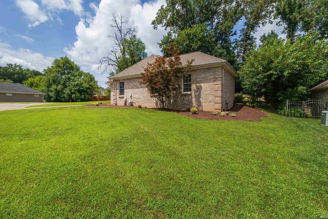 2530 Beaumont Drive, Evansville, IN 47725