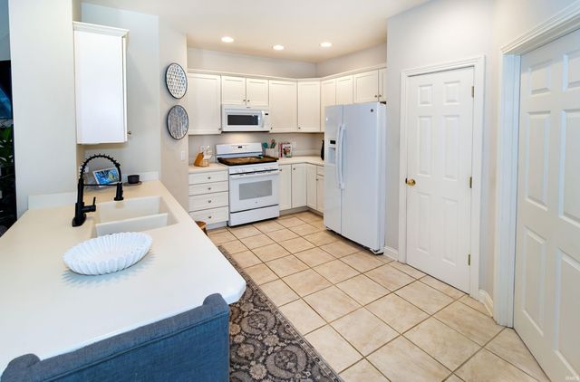 2530 Beaumont Drive, Evansville, IN 47725