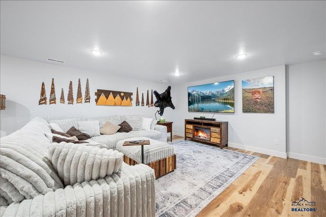 5170 AIRPORT RD, Spearfish, SD 57783