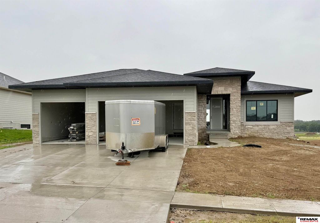 2200 Battle Creek Road, Lincoln, NE 68520