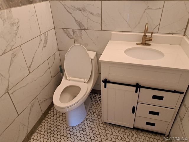 671 N Croft Avenue, Inverness, FL 34453