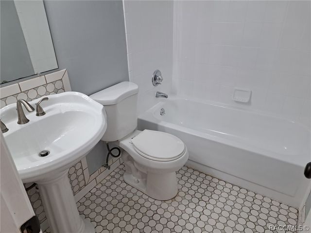 671 N Croft Avenue, Inverness, FL 34453