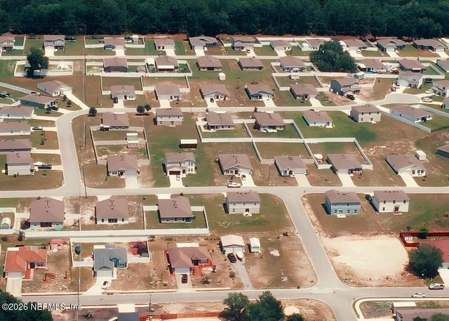 201 VILLAGE Drive, Welaka, FL 32193