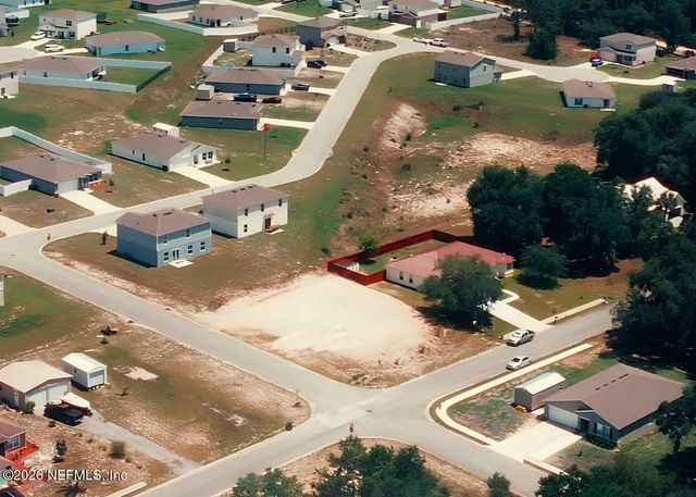 201 VILLAGE Drive, Welaka, FL 32193