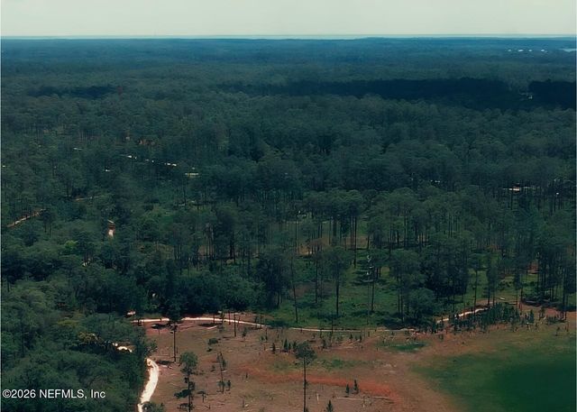 201 VILLAGE Drive, Welaka, FL 32193