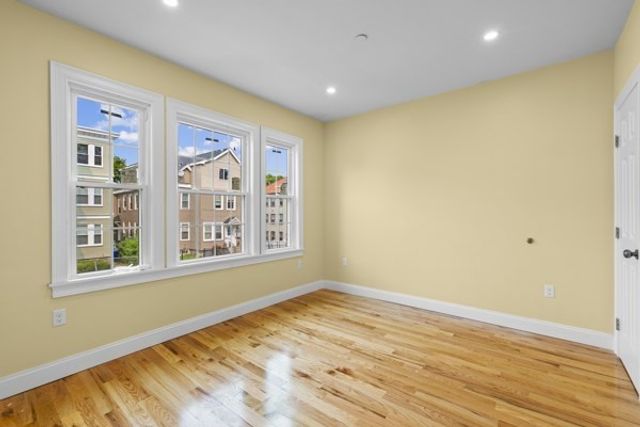 29 Fessenden 2, Boston, MA 02126