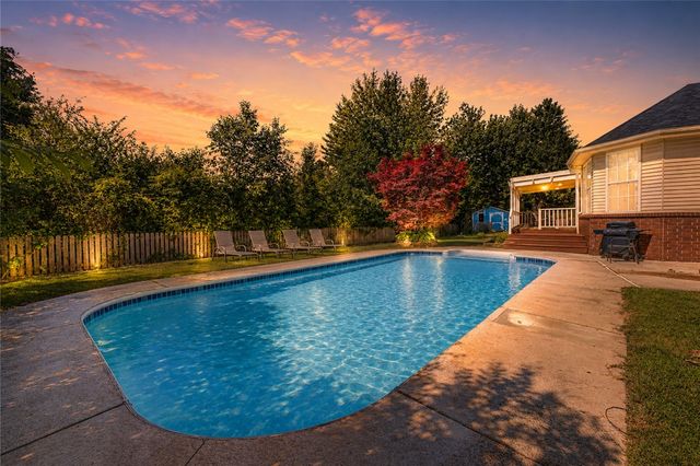 1210 W Sumac Street, Rogers, AR 72756
