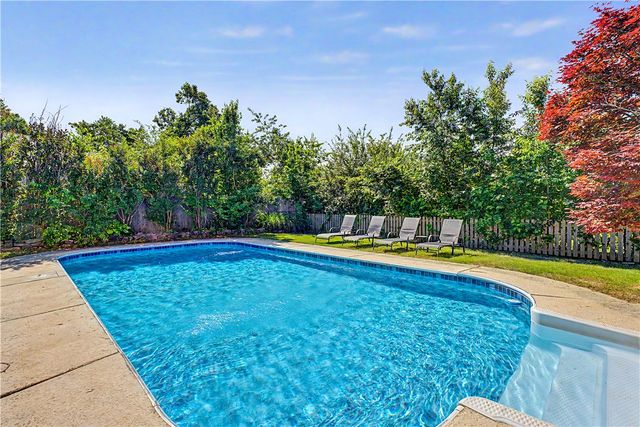 1210 W Sumac Street, Rogers, AR 72756