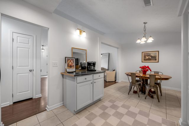 2708 Mountain Laurel Circle, Lexington, KY 40511