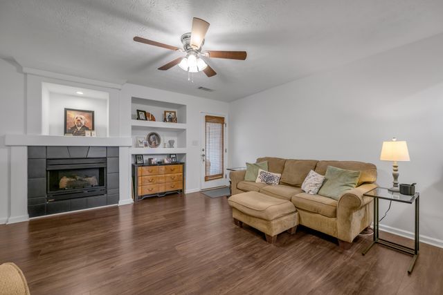 2708 Mountain Laurel Circle, Lexington, KY 40511