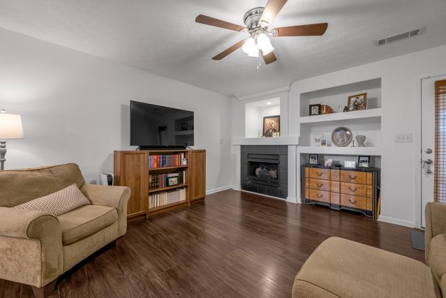 2708 Mountain Laurel Circle, Lexington, KY 40511