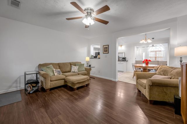 2708 Mountain Laurel Circle, Lexington, KY 40511