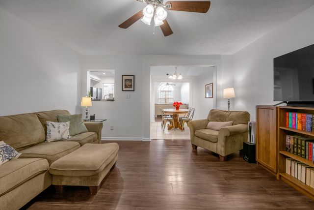 2708 Mountain Laurel Circle, Lexington, KY 40511