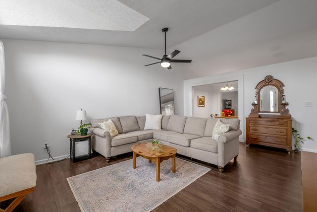 2708 Mountain Laurel Circle, Lexington, KY 40511