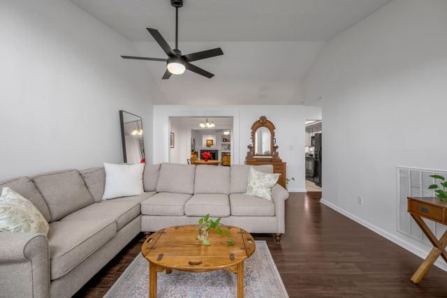 2708 Mountain Laurel Circle, Lexington, KY 40511