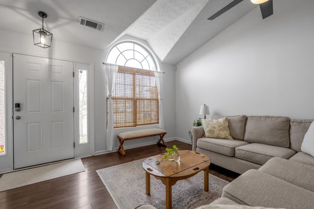 2708 Mountain Laurel Circle, Lexington, KY 40511