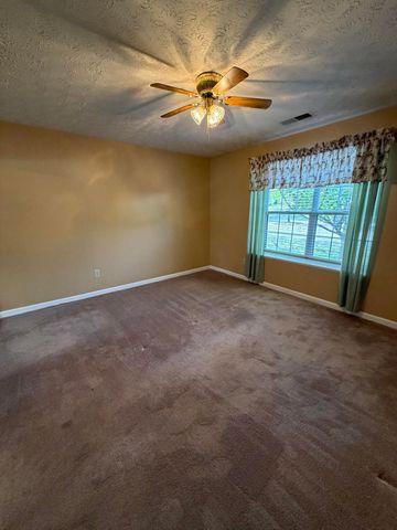 1073 Hampshire Place Place, Florence, KY 41042