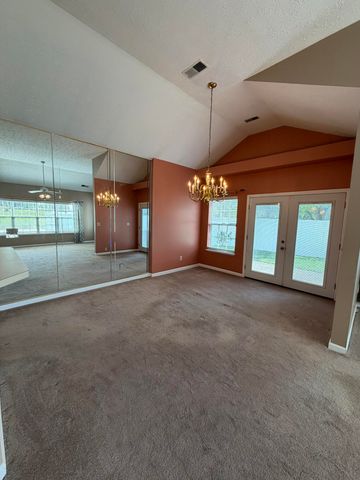 1073 Hampshire Place Place, Florence, KY 41042