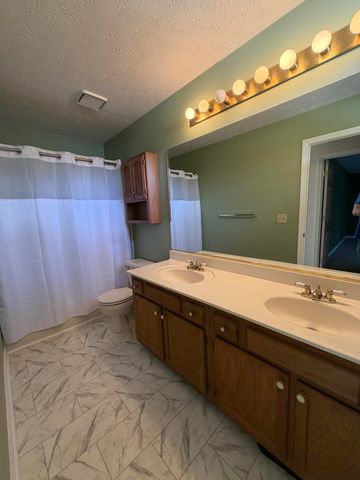 1073 Hampshire Place Place, Florence, KY 41042