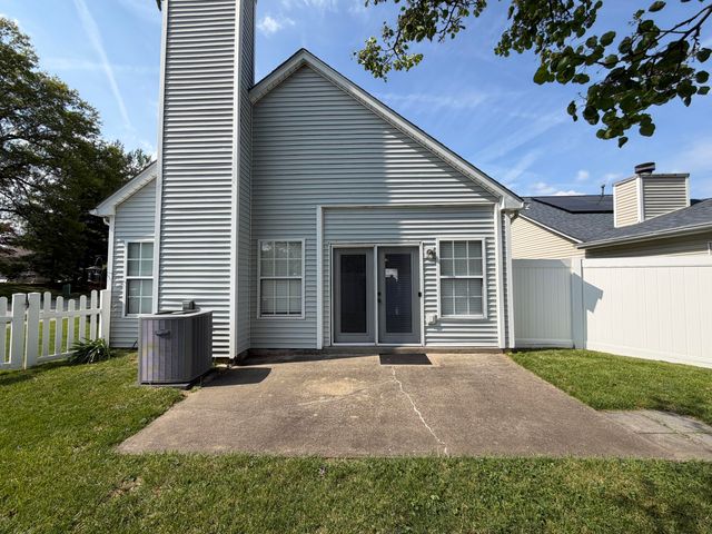 1073 Hampshire Place Place, Florence, KY 41042