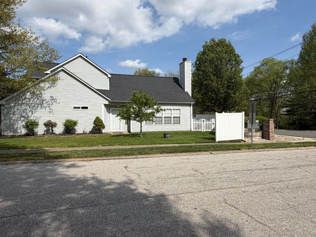 1073 Hampshire Place Place, Florence, KY 41042
