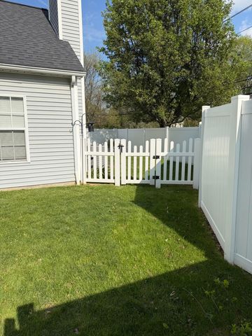 1073 Hampshire Place Place, Florence, KY 41042