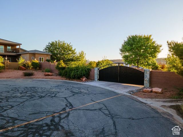 1021 W CHURREA DR, Washington, UT 84780