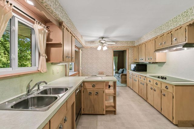 1937 Westwood Circle, Roseville, MN 55113