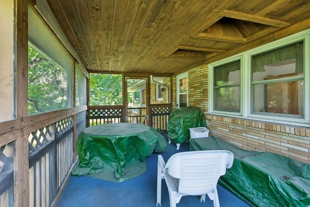 1937 Westwood Circle, Roseville, MN 55113