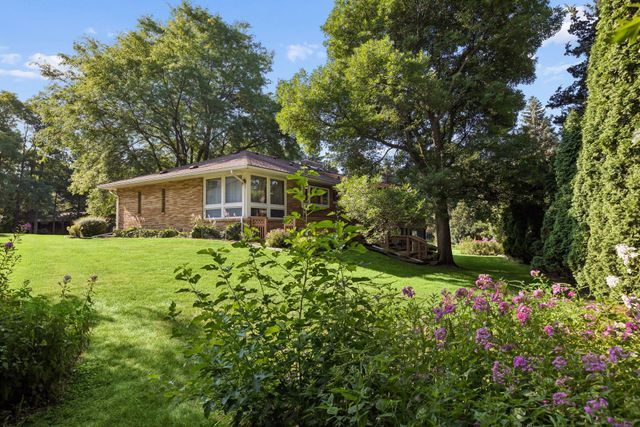 1937 Westwood Circle, Roseville, MN 55113