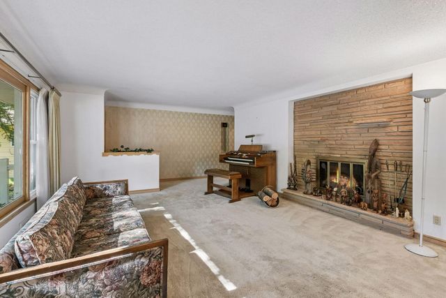 1937 Westwood Circle, Roseville, MN 55113