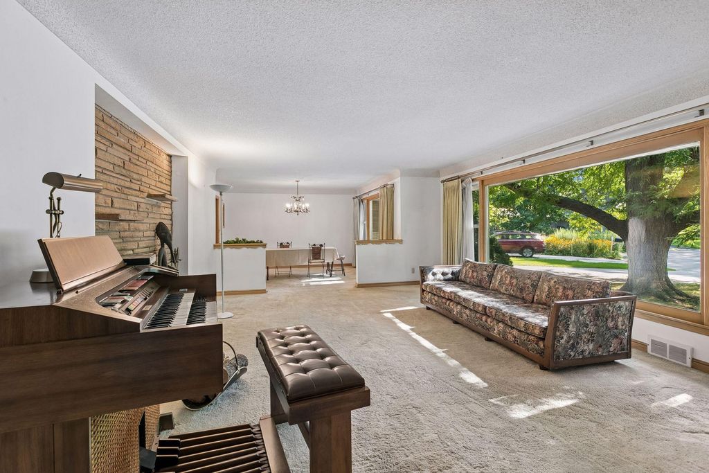 1937 Westwood Circle, Roseville, MN 55113 — photo 4