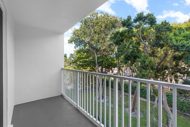 950 Ponce De Leon 3120, Boca Raton, FL 33432