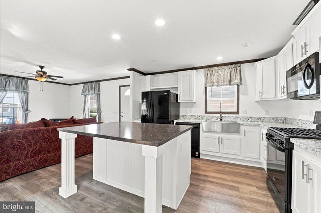 44 KENNEDY DR, Fairless Hills, PA 19030